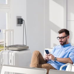 Unitek czarna szybka ładowarka podróżna EU/US/UK/AUS PD 20 W GaN